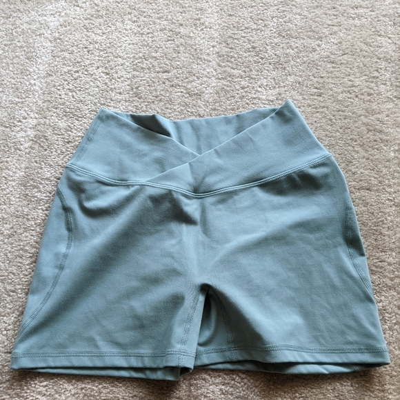 Alphalete Pants - Alphalete shorts